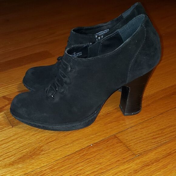 Born Black heels  - Picture 3 of 9